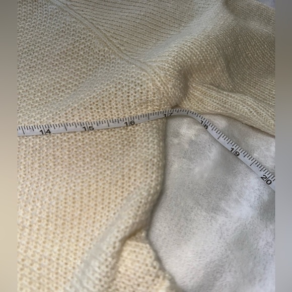 Wrap ruffle style sweater by Ivanka Trump feminine top size small - Picture 4 of 5